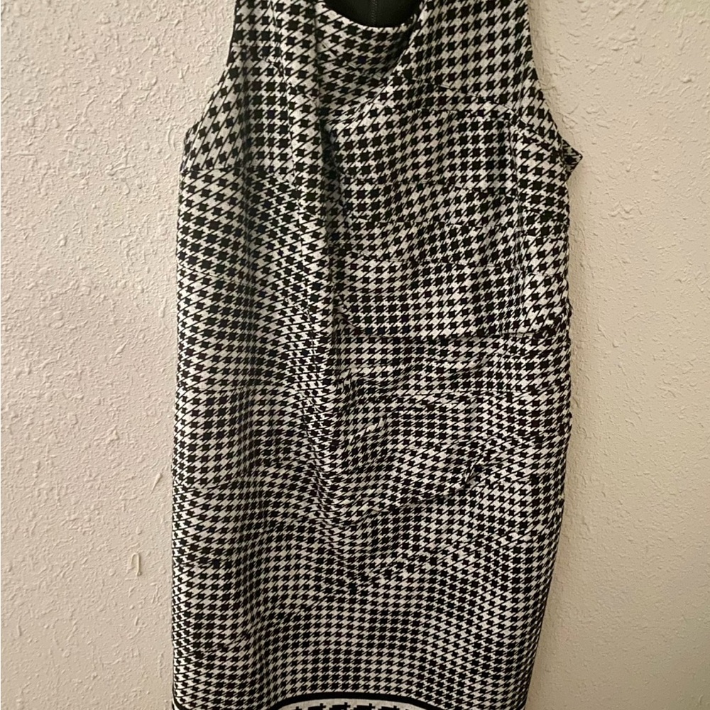 Black and White Ruched Sleeveless Midi Dress